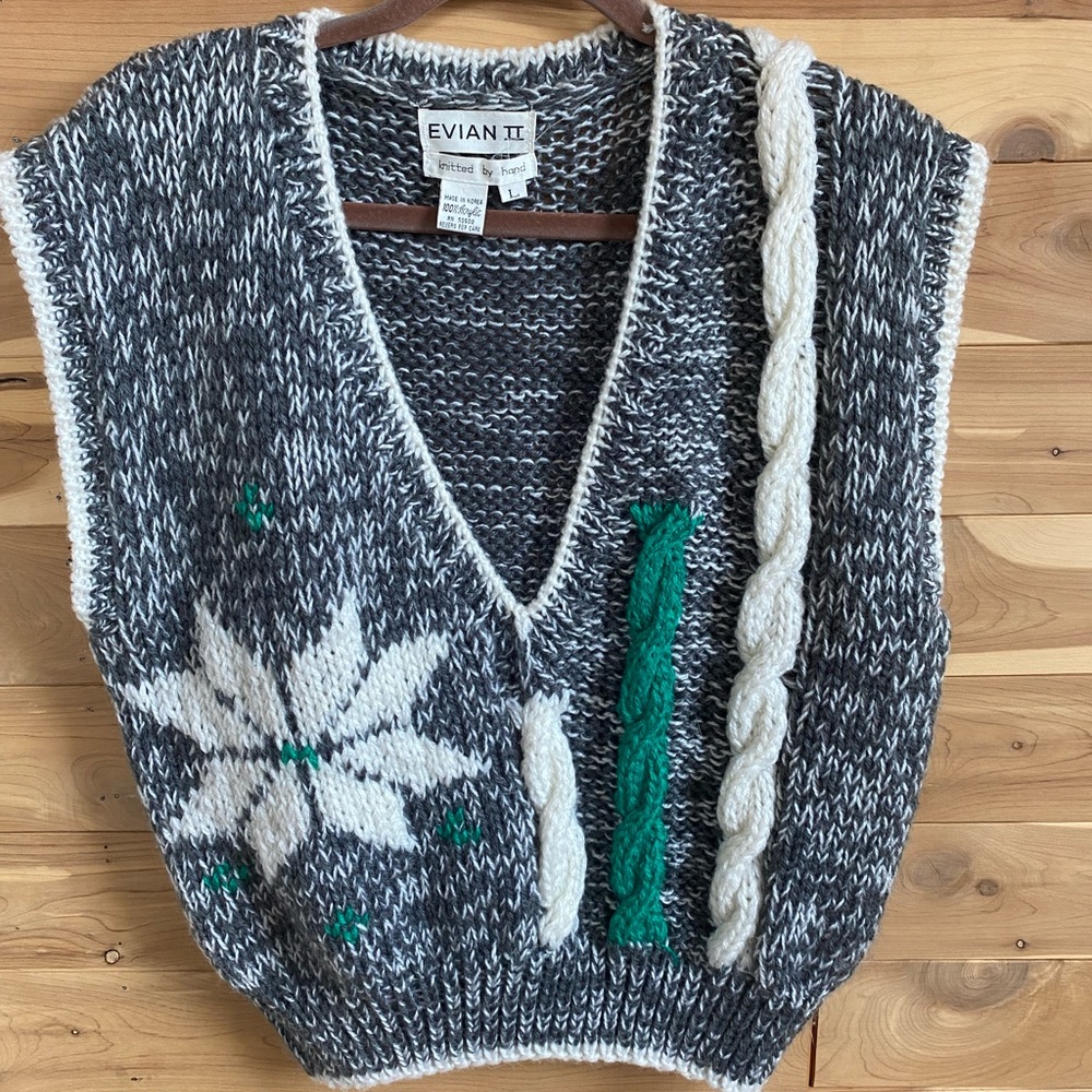 VINTAGE hand knit sweater vest